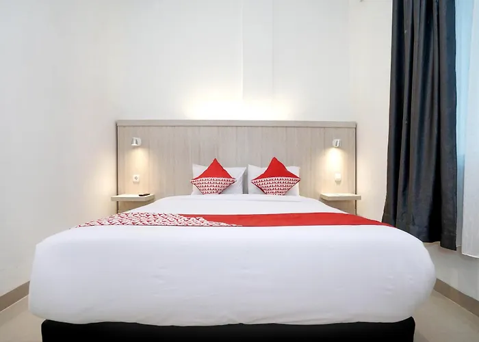 Sans Hotel Max To U Palembang
